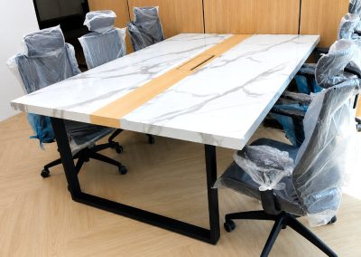 Wooden Table Top Meeting Table with Metal Leg